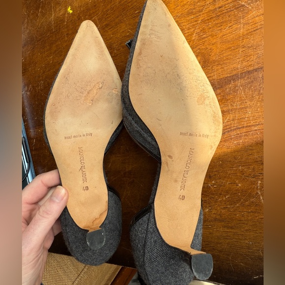 Manolo Blahnik Grey Wool D’Orsay Kitten Heels size 40 - Picture 8 of 8